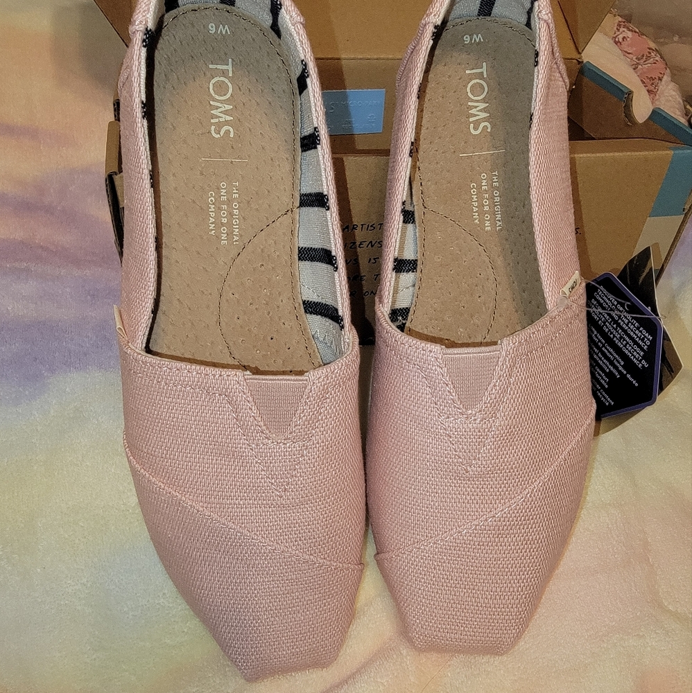 TOMS Classics Spanish Villa Heritage Canvas